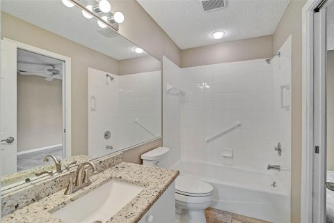 House in Sarasota, Florida 2 bedrooms, 146.51 sq.m. № 1556864 - photo 17
