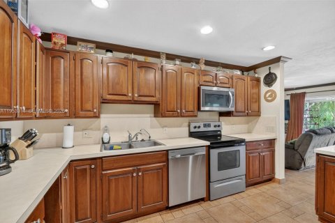Casa en venta en Lake Worth, Florida, 4 dormitorios, 193.61 m2 № 2276966 - foto 25