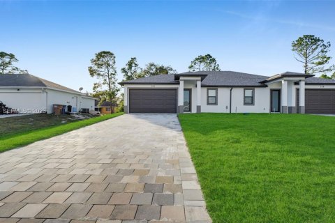 Villa ou maison à Lehigh Acres, Floride 3 chambres № 2028114