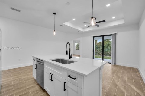 Villa ou maison à louer à Lehigh Acres, Floride: 3 chambres № 2028114 - photo 11