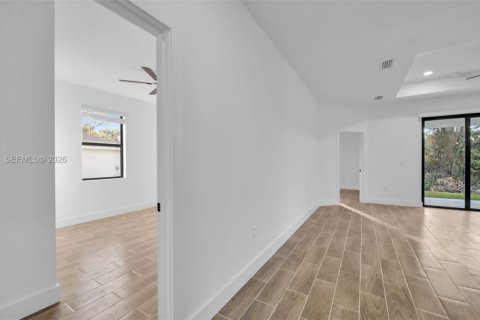 Villa ou maison à louer à Lehigh Acres, Floride: 3 chambres № 2028114 - photo 4