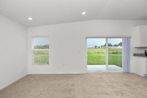 House in Frostproof, Florida 3 bedrooms, 125.05 sq.m. № 1886335 - photo 20
