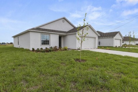 House in Frostproof, Florida 3 bedrooms, 125.05 sq.m. № 1886335 - photo 7