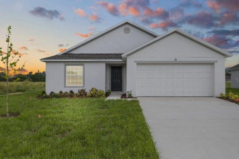 House in Frostproof, Florida 3 bedrooms, 125.05 sq.m. № 1886335 - photo 1