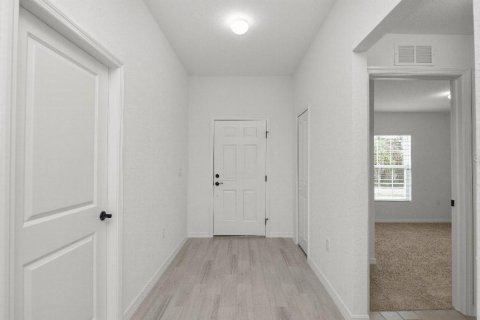 House in Frostproof, Florida 3 bedrooms, 125.05 sq.m. № 1886335 - photo 25
