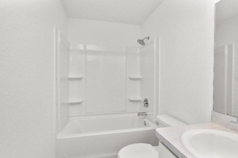 House in Frostproof, Florida 3 bedrooms, 125.05 sq.m. № 1886335 - photo 13