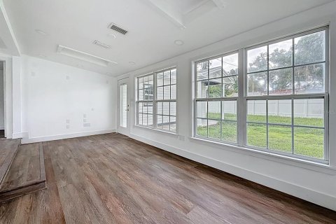 House in Saint Petersburg, Florida 3 bedrooms, 128.21 sq.m. № 1913989 - photo 20