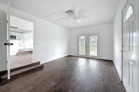 Casa en alquiler en Saint Petersburg, Florida, 3 dormitorios, 128.21 m2 № 1913989 - foto 23