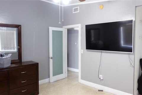 Купить виллу или дом в Майами-Гарденс, Флорида 4 спальни, 113.71м2, № 2026806 - фото 14