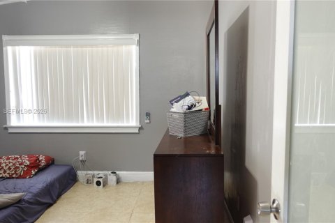 Купить виллу или дом в Майами-Гарденс, Флорида 4 спальни, 113.71м2, № 2026806 - фото 16