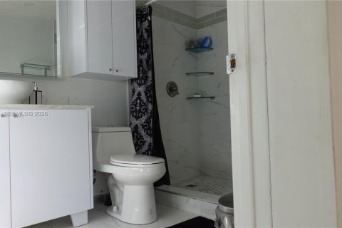 Купить виллу или дом в Майами-Гарденс, Флорида 4 спальни, 113.71м2, № 2026806 - фото 10