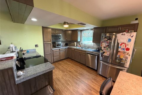 Villa ou maison à louer à Oldsmar, Floride: 4 chambres, 182.46 m2 № 2431067 - photo 21