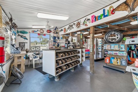 Propiedad comercial en venta en Weeki Wachee, Florida № 2123622 - foto 19