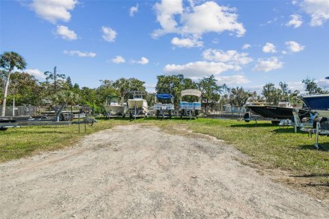 Propiedad comercial en venta en Weeki Wachee, Florida № 2123622 - foto 20