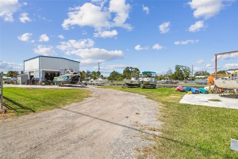 Propiedad comercial en venta en Weeki Wachee, Florida № 2123622 - foto 29
