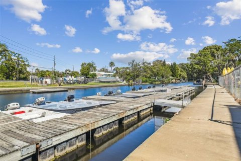 Propiedad comercial en venta en Weeki Wachee, Florida № 2123622 - foto 21