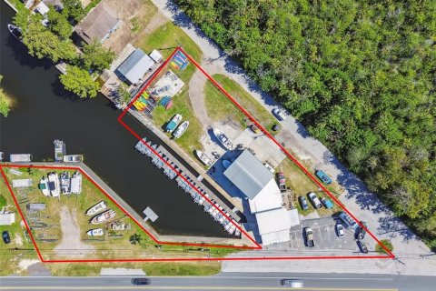 Propiedad comercial en venta en Weeki Wachee, Florida № 2123622 - foto 2