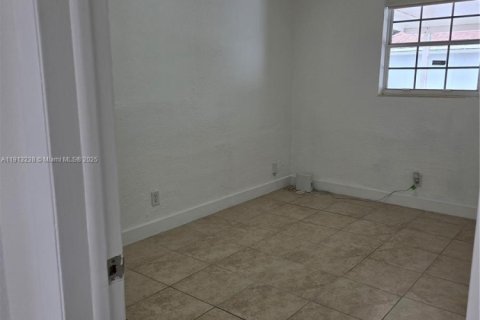 House in Miami, Florida 2 bedrooms, 63.17 sq.m. № 1970369 - photo 10