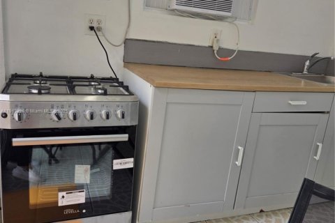 House in Miami, Florida 2 bedrooms, 63.17 sq.m. № 1970369 - photo 23