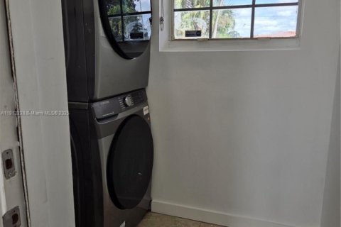 House in Miami, Florida 2 bedrooms, 63.17 sq.m. № 1970369 - photo 20