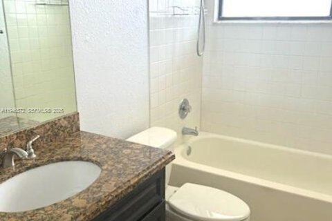 Condo in West Palm Beach, Florida, 2 bedrooms  № 2002886 - photo 6