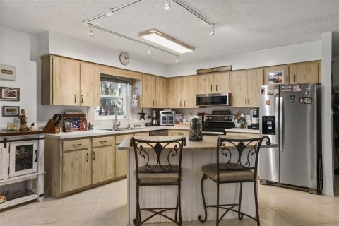 House in Tavares, Florida 3 bedrooms, 143.63 sq.m. № 2423743 - photo 8