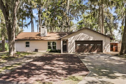 House in Tavares, Florida 3 bedrooms, 143.63 sq.m. № 2423743