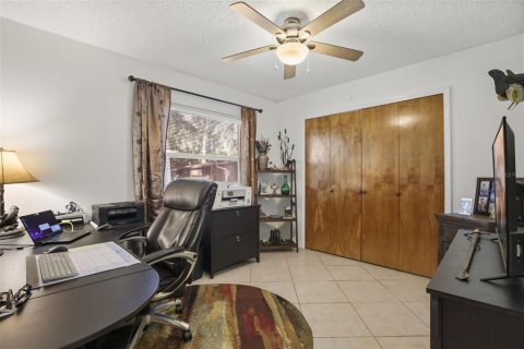House in Tavares, Florida 3 bedrooms, 143.63 sq.m. № 2423743 - photo 21
