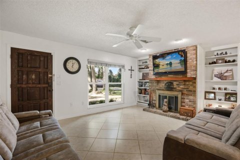 House in Tavares, Florida 3 bedrooms, 143.63 sq.m. № 2423743 - photo 4
