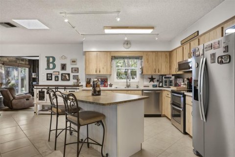 House in Tavares, Florida 3 bedrooms, 143.63 sq.m. № 2423743 - photo 7