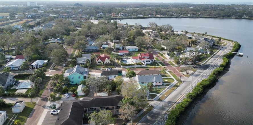 Villa ou maison à Tarpon Springs, Floride 3 chambres, 140 m2 № 1917737