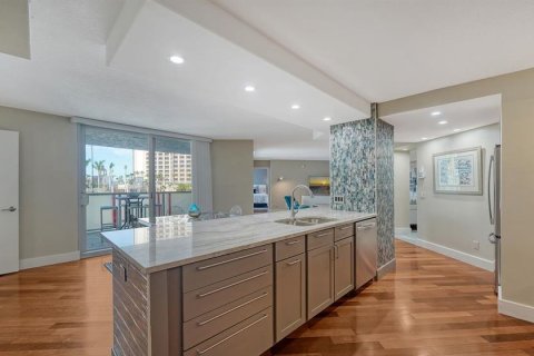Condominio en alquiler en Sarasota, Florida, 2 dormitorios, 146.32 m2 № 2118562 - foto 6