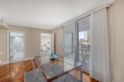 Condominio en alquiler en Sarasota, Florida, 2 dormitorios, 146.32 m2 № 2118562 - foto 10
