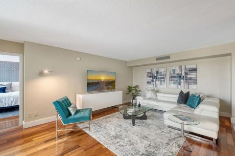 Condominio en alquiler en Sarasota, Florida, 2 dormitorios, 146.32 m2 № 2118562 - foto 2