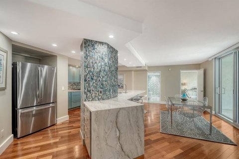 Condominio en alquiler en Sarasota, Florida, 2 dormitorios, 146.32 m2 № 2118562 - foto 4