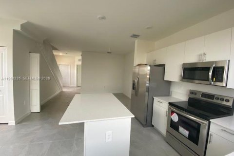 Adosado en alquiler en Homestead, Florida, 3 dormitorios, 123.37 m2 № 2007237 - foto 5