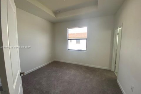 Adosado en alquiler en Homestead, Florida, 3 dormitorios, 123.37 m2 № 2007237 - foto 9