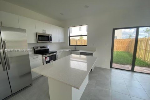 Adosado en alquiler en Homestead, Florida, 3 dormitorios, 123.37 m2 № 2007237 - foto 4