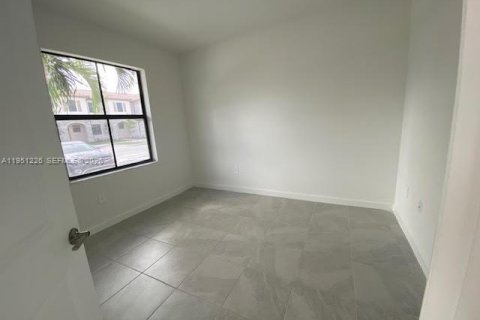 Adosado en alquiler en Homestead, Florida, 3 dormitorios, 123.37 m2 № 2007237 - foto 14