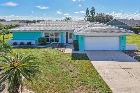 Casa en Sun City Center, Florida 2 dormitorios, 183.85 m2 № 2378977