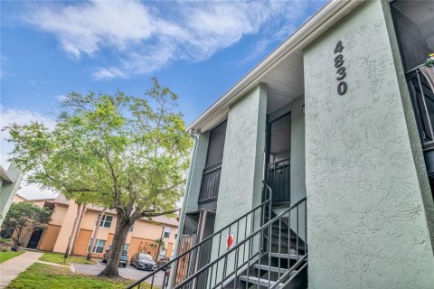 Condo in Orlando, Florida, 2 bedrooms № 2213230 - photo 4
