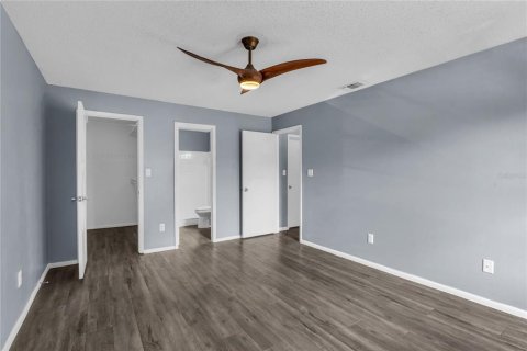 Condo in Orlando, Florida, 2 bedrooms № 2213230 - photo 22