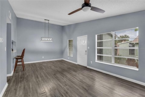 Condo in Orlando, Florida, 2 bedrooms № 2213230 - photo 10