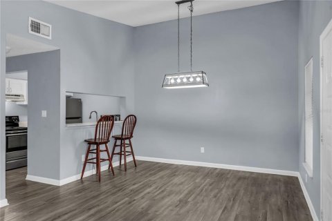 Condo in Orlando, Florida, 2 bedrooms № 2213230 - photo 14