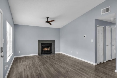 Condo in Orlando, Florida, 2 bedrooms № 2213230 - photo 9