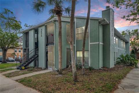 Condo in Orlando, Florida, 2 bedrooms № 2213230 - photo 2