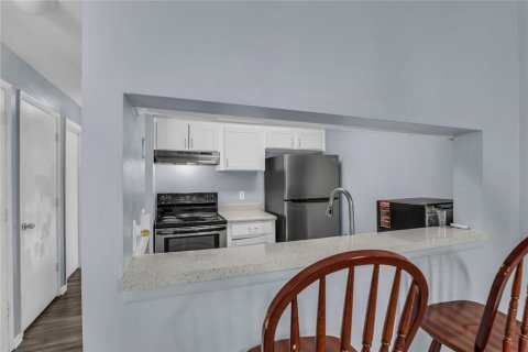 Condo in Orlando, Florida, 2 bedrooms № 2213230 - photo 17