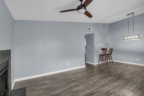 Condo in Orlando, Florida, 2 bedrooms № 2213230 - photo 11
