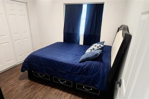 Casa en alquiler en Tampa, Florida, 3 dormitorios, 95.88 m2 № 1347460 - foto 8