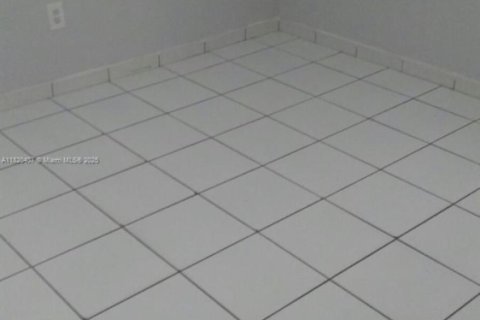Condo in Miami, Florida, 2 bedrooms  № 1779172 - photo 7
